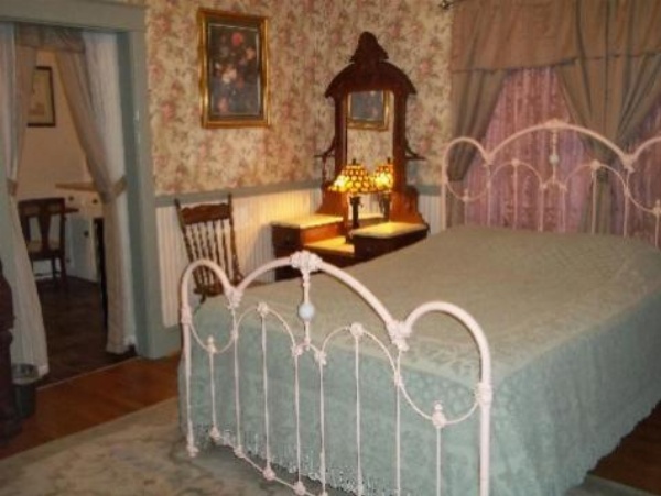 A Sentimental Journey image 4